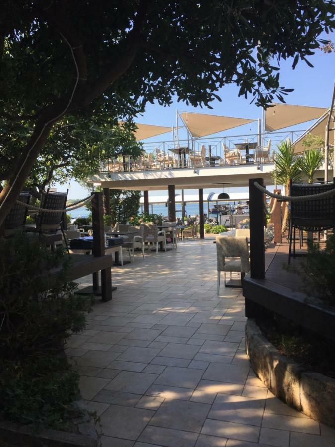 Pensión Punta Mira - Beachfront Novalja